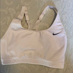 NWOT Nike dry fit sports bra